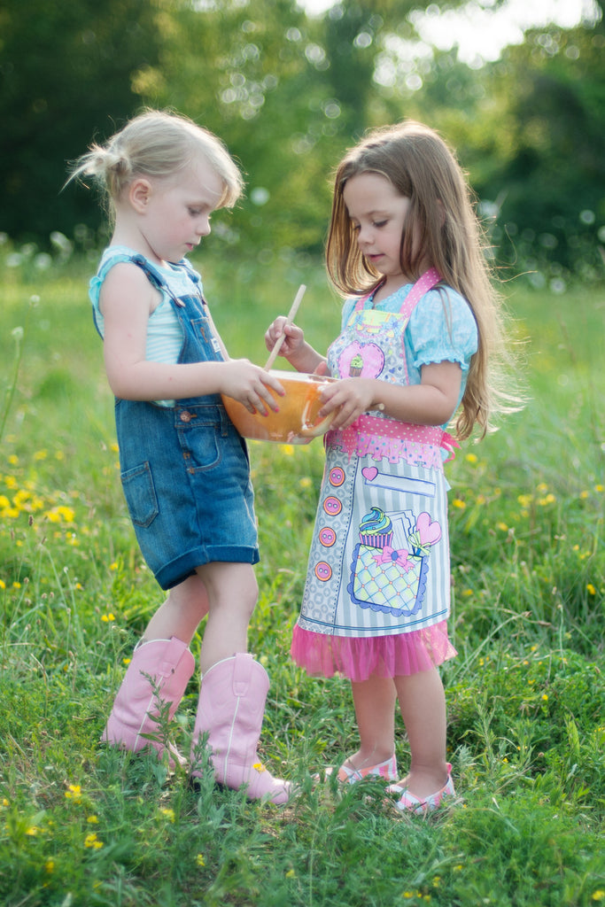 Color-An-Apron size 4-6 with polka dot gingham ribbons, pink glitter tulle ruffle, includes 4 washable markers for customization