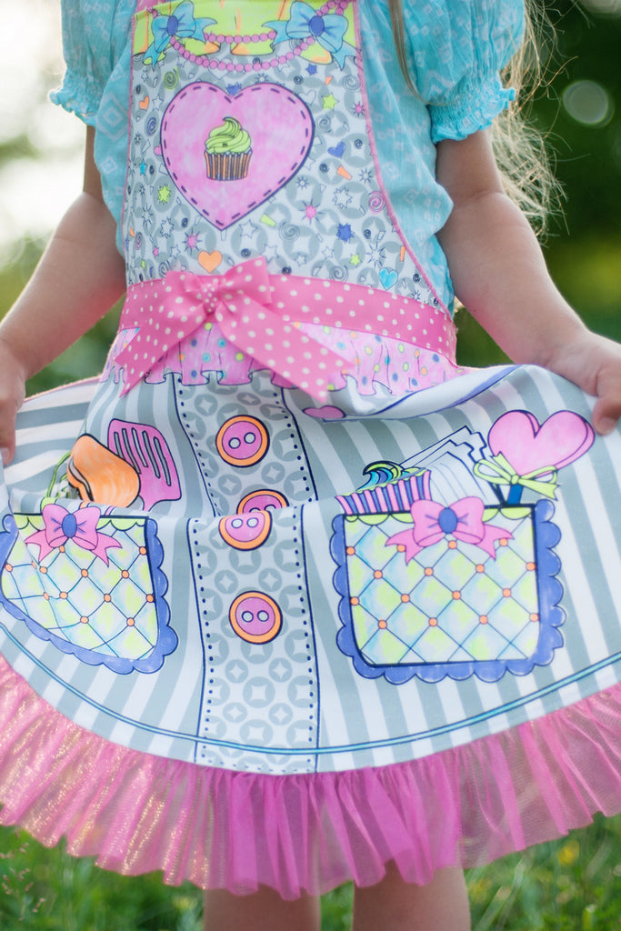 Color-An-Apron size 4-6 with polka dot gingham ribbons, pink glitter tulle ruffle, includes 4 washable markers for customization