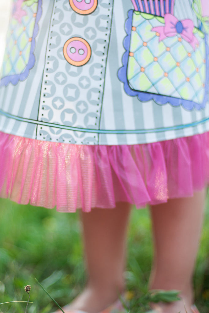 Color-An-Apron size 4-6 with polka dot gingham ribbons, pink glitter tulle ruffle, includes 4 washable markers for customization