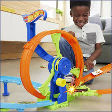 Hot Wheels Wheel Crank Crash - Mattel realistic toy vehicle for kids' imaginative play