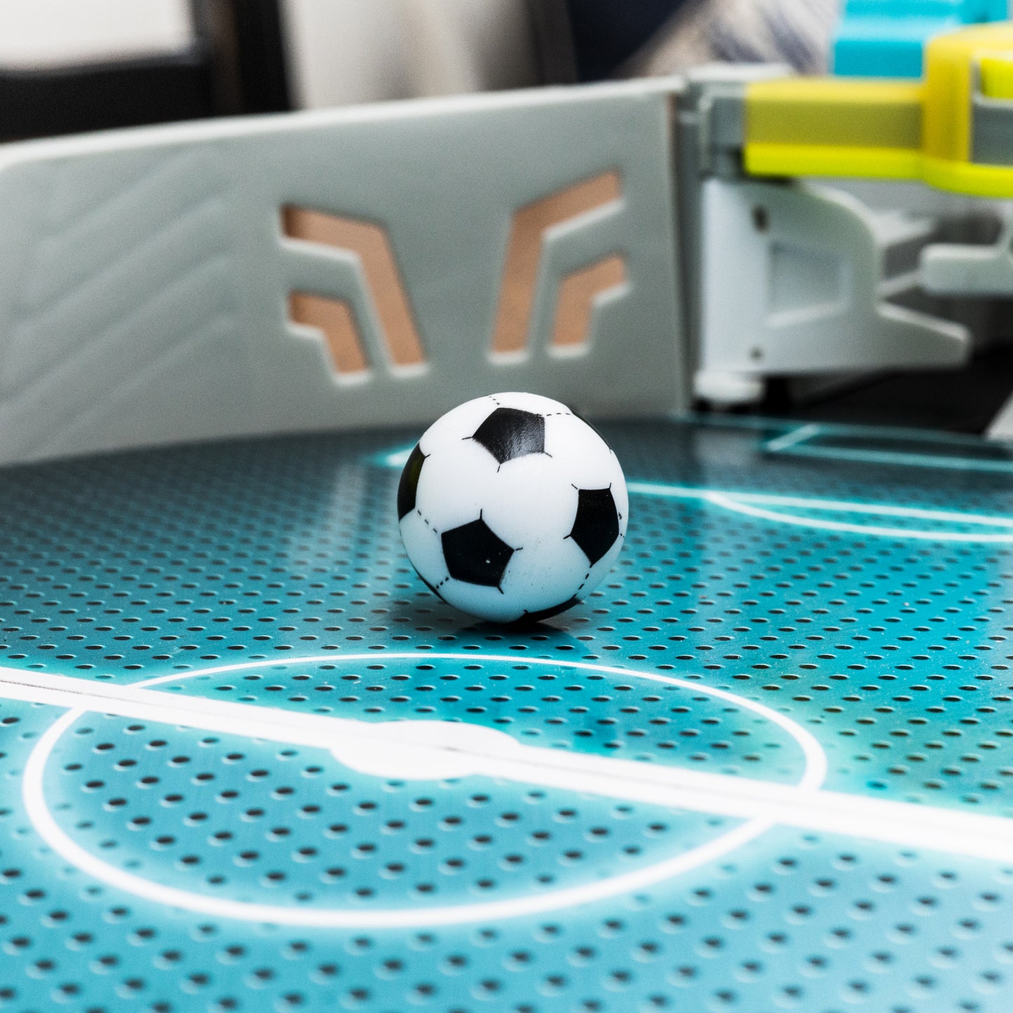 Battle Soccer Gray/Yellow - Tabletop soccer game with gray and yellow team colors for competitive play