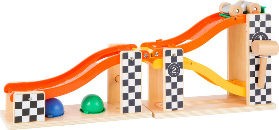 Hammering Marble Run Rallye with wooden hammer, steep ramps and racing stripes for Formula 1 style marble racing