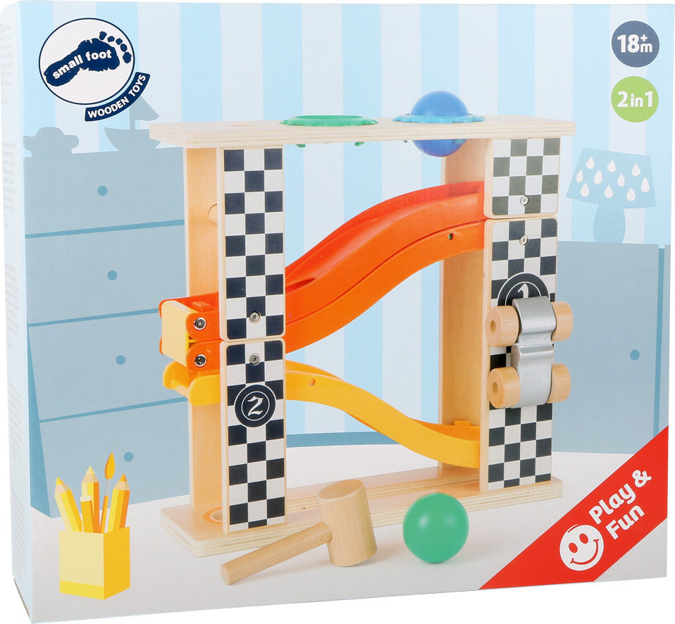 Hammering Marble Run Rallye with wooden hammer, steep ramps and racing stripes for Formula 1 style marble racing