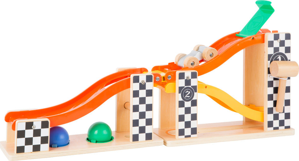 Hammering Marble Run Rallye with wooden hammer, steep ramps and racing stripes for Formula 1 style marble racing