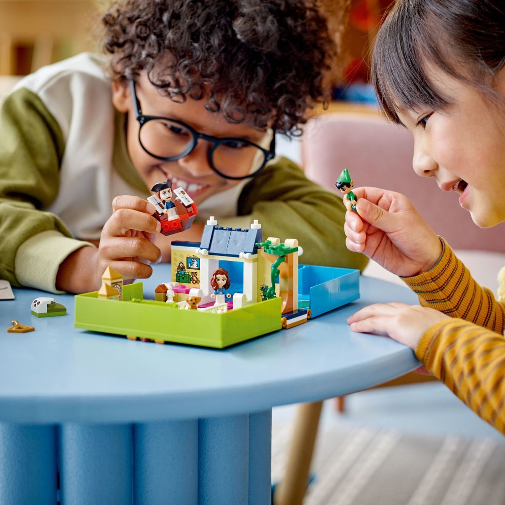 LEGO® Disney Classic: Peter Pan & Wendy's Storybook Adventure