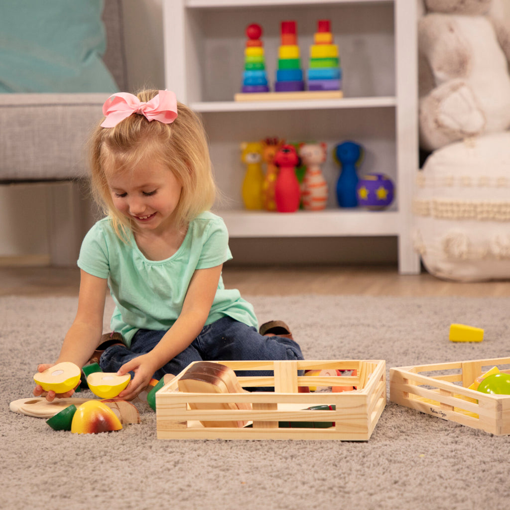 Cutting Food - Wooden Play Food set with eight pieces of wooden food, cutting board and wooden knife for pretend play