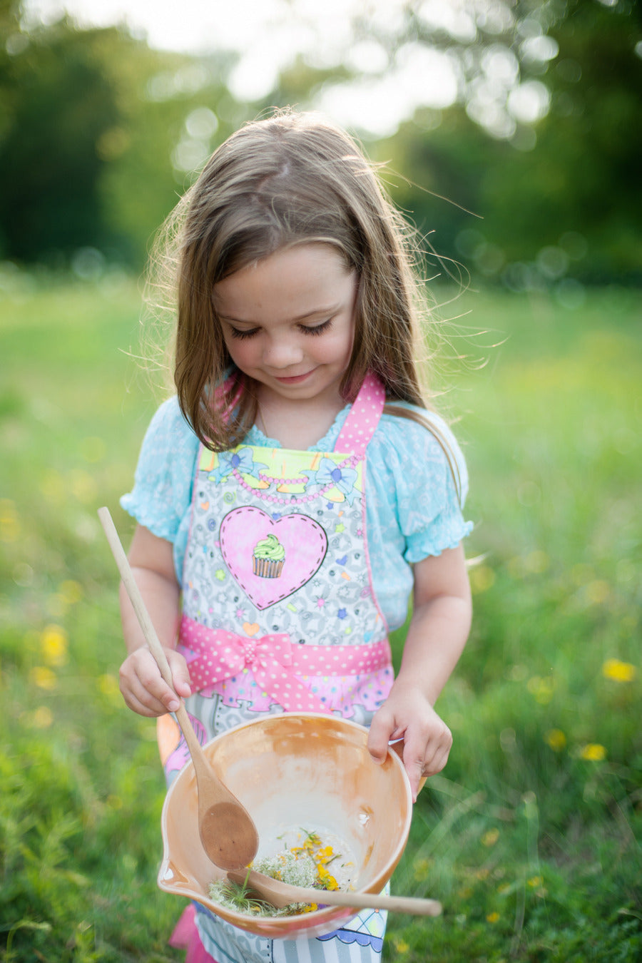 Color-An-Apron size 4-6 with polka dot gingham ribbons, pink glitter tulle ruffle, includes 4 washable markers for customization