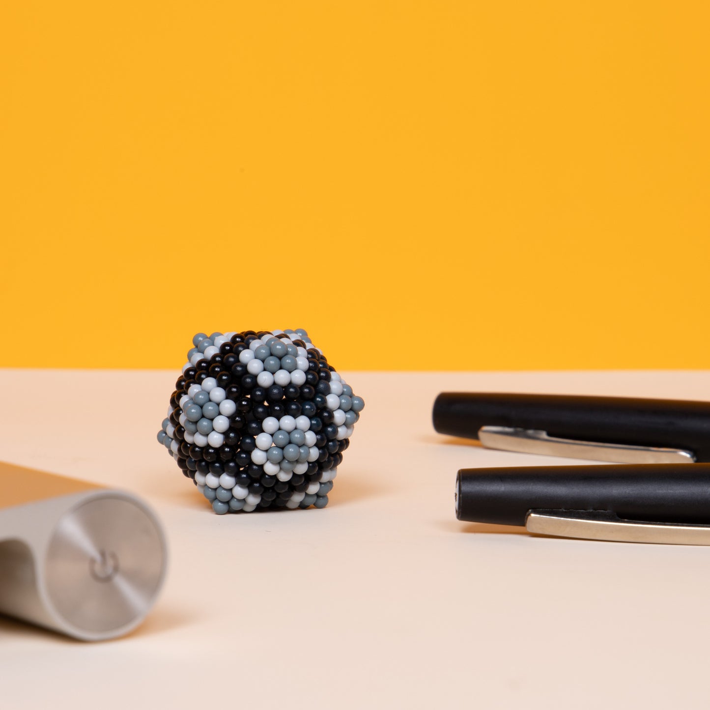 Speks Pixel Black magnetic balls in sleek black color for building and fidgeting