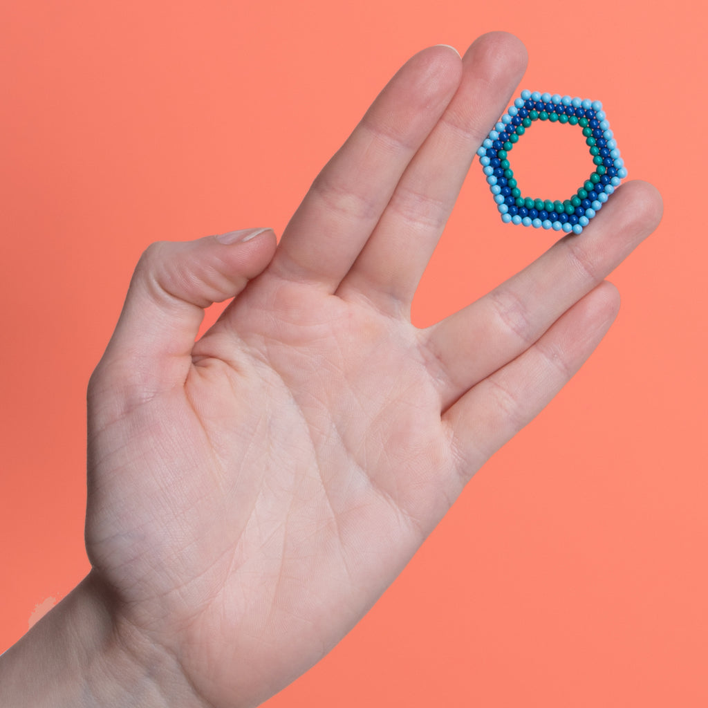 Speks Pixel Blue 512-piece magnetic building spheres in retro blue color